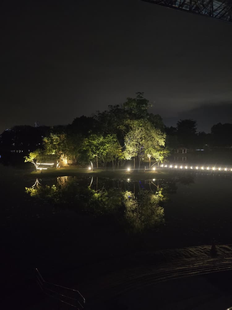 منظر عام للبحيرة في Taman Tasik